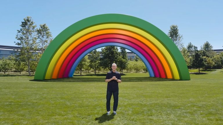 Tim Cook Apple Park Rainbow xl