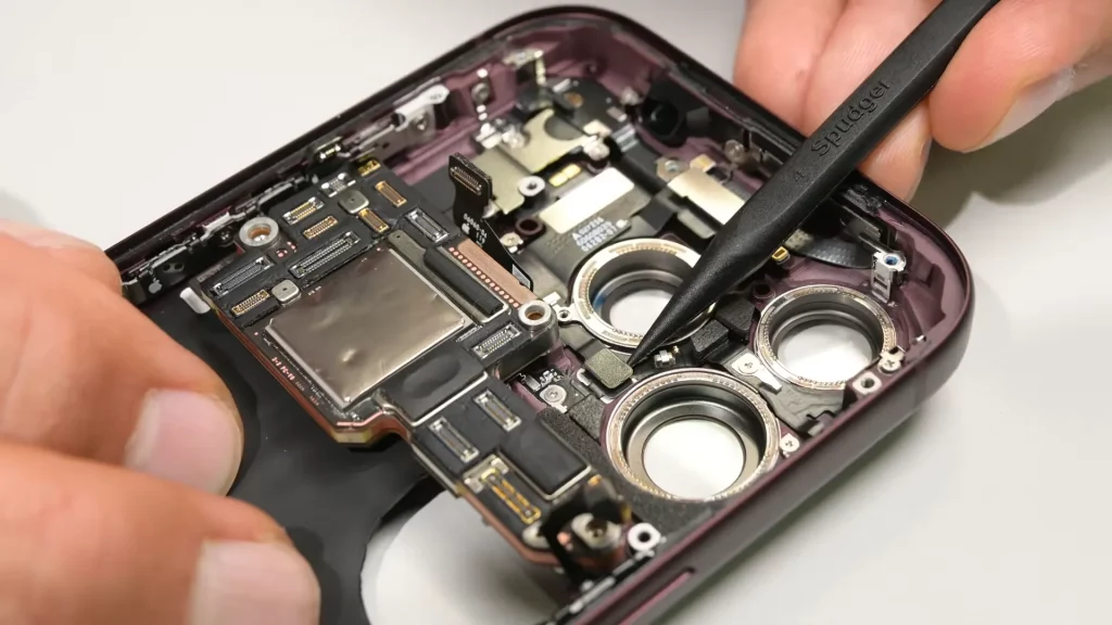iPhone 18 Pro Teardown Whats Inside Apples New Camera 10 22 screenshot