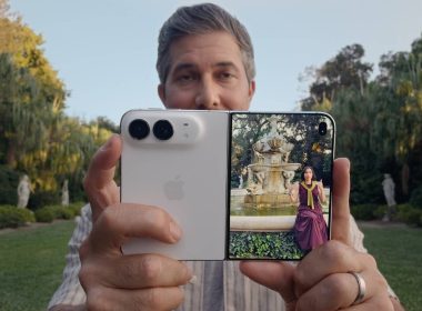 iPhone Duo Selfie