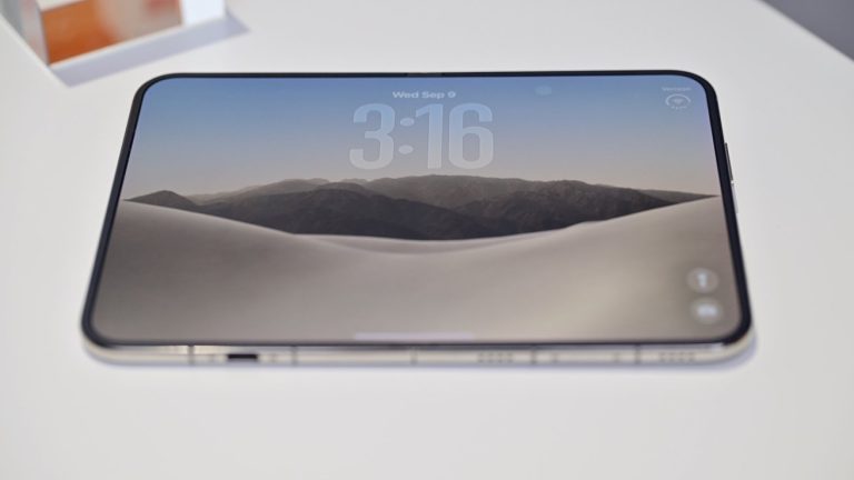 iPhone Duo 01 1