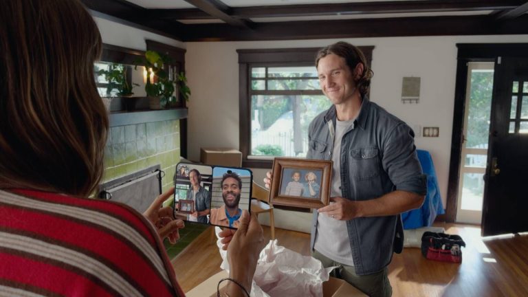 iPhone Duo Facetime