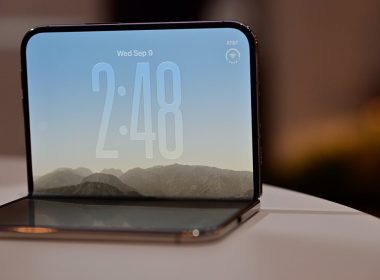 iPhone Duo Seated xl