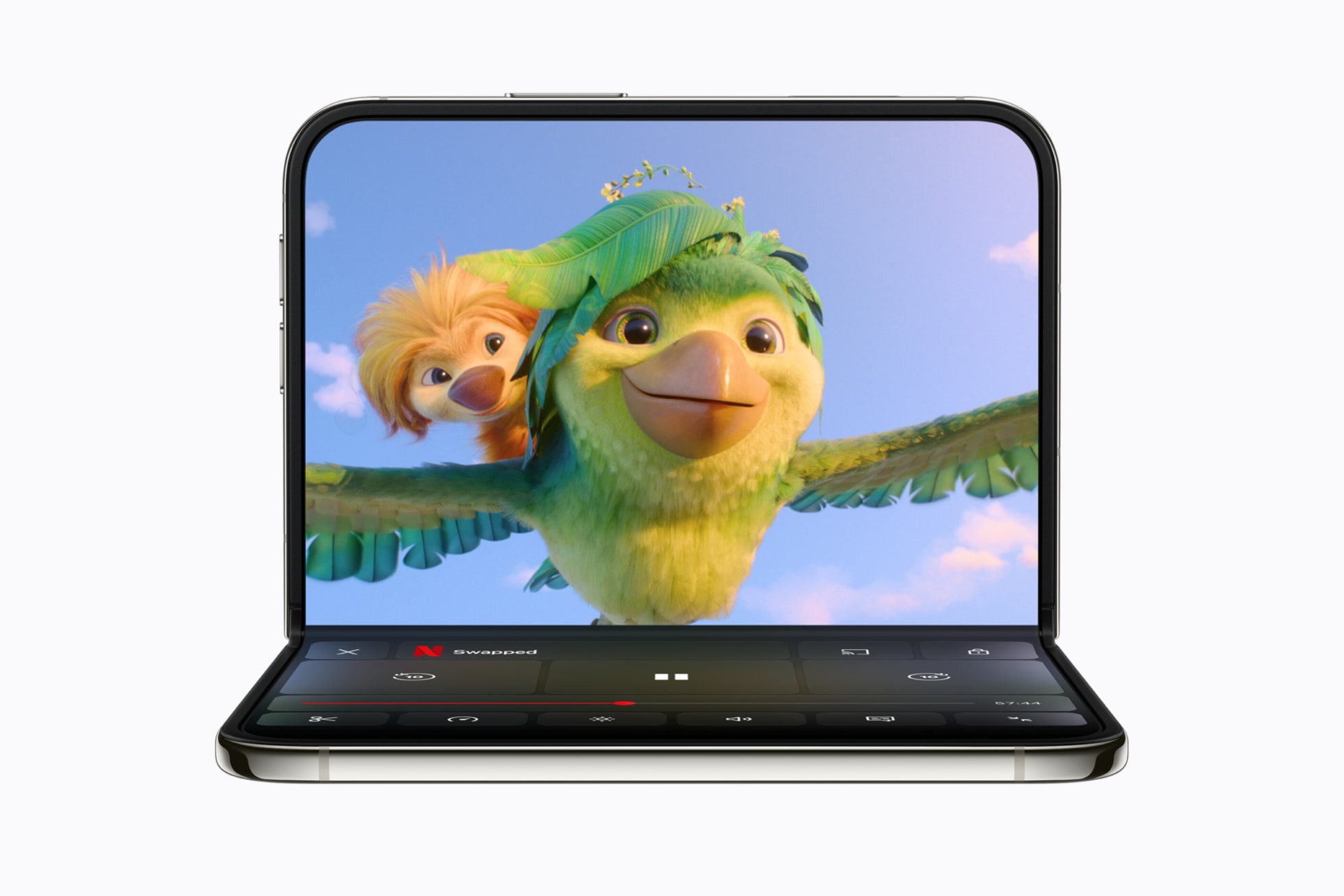 半摺合的 iPhone Duo 裝置,展示在《Netflix》app 播放的動畫電視節目。