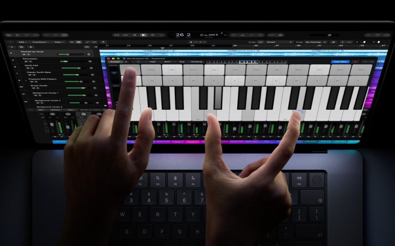 MacBook Pro 配備 PROLED XDR 顯示器及螢幕觸控